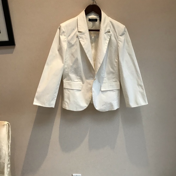 Lord and Taylor white suit - Picture 5 of 8